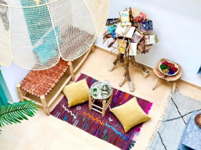 Modern and Charming Vacation Home in Marrakech, Rooftop, 3 Outdoor Pools, Ideal for Families & Groups, Up to 8 Guests